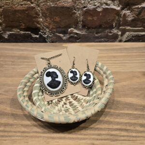 Black And White Cameo Earring And Pendant Set